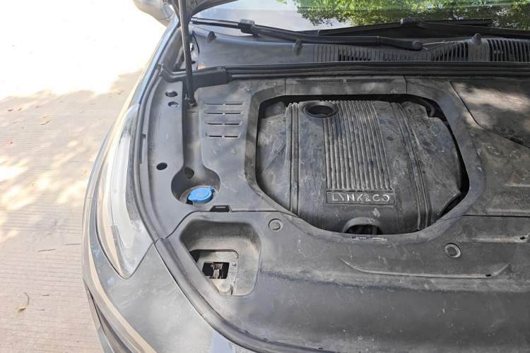 Used Lynk & Co 02 2018 1.5T DCT Two-Wheel Drive Zhaoban China V Standard Engine Bay Right