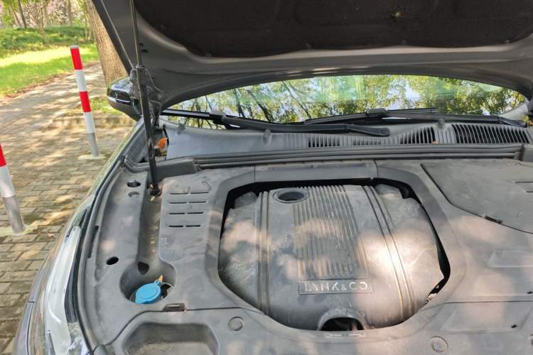 Used Lynk & Co 02 2018 1.5T DCT Two-Wheel Drive Pro Version China V Emission Standard Engine Bay Right