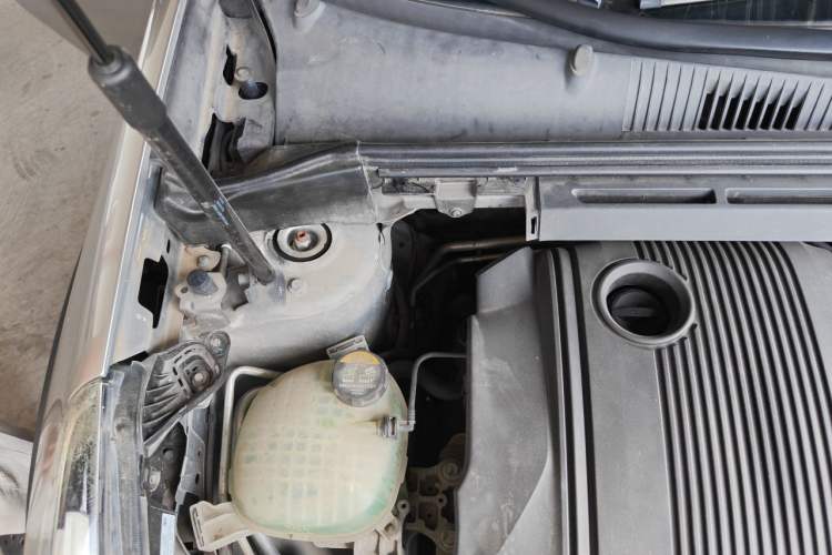 Used Lynk & Co 02 2018 1.5T DCT Two-Wheel Drive Zhaopu Version China V Standard Engine Bay Right