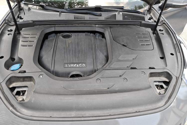 Used Lynk & Co 02 2018 1.5T DCT Two-Wheel Drive Zhaoban China V Standard Engine Bay