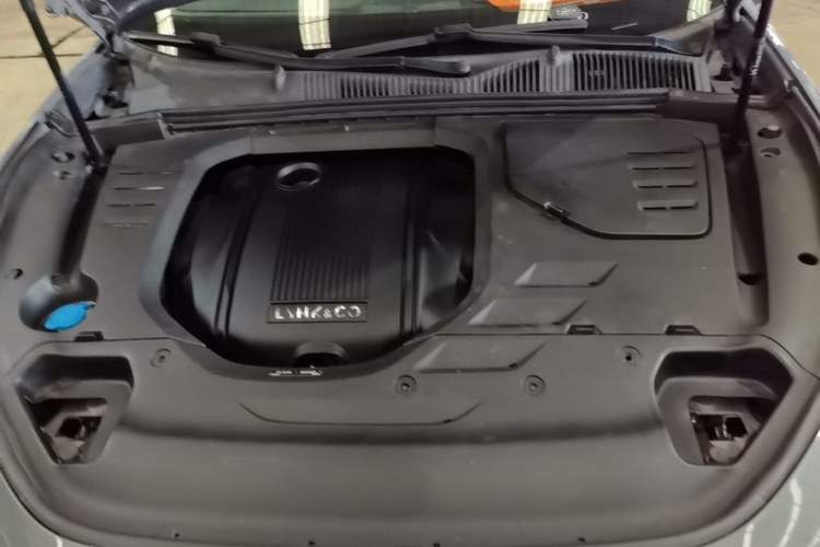 Used Lynk & Co 02 2018 1.5T DCT Two-Wheel Drive Zhaoban China V Standard Engine Bay