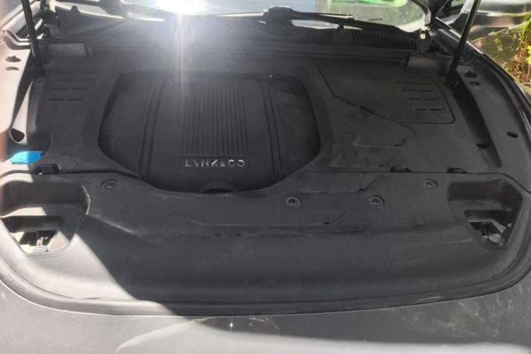 Used Lynk & Co 02 2018 1.5T DCT Two-Wheel Drive Zhaoban China V Standard Engine Bay
