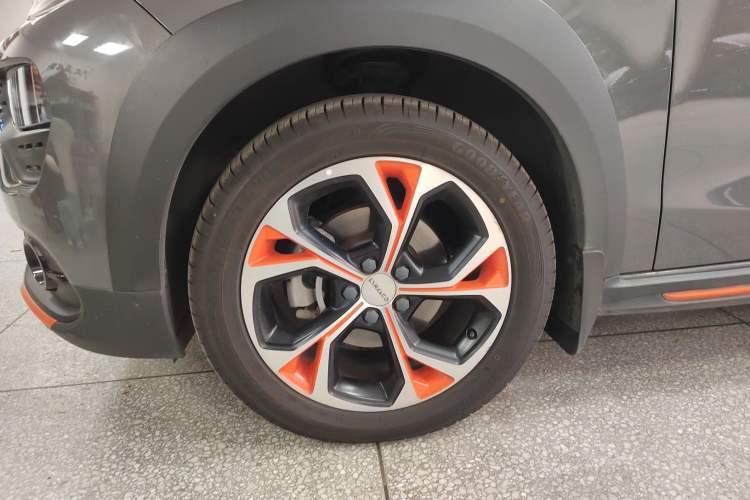 Used Lynk & Co 02 2018 1.5T DCT Two-Wheel Drive Zhaoban China V Standard Exterior 5