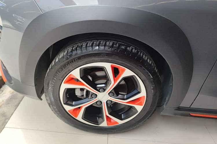 Used Lynk & Co 02 2018 1.5T DCT Two-Wheel Drive Zhaoban China V Standard Exterior 7