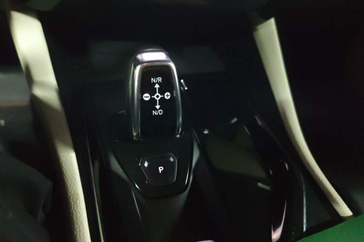 Used Lynk & Co 02 2018 1.5T DCT Two-Wheel Drive Zhaopu Version China V Standard Gear Lever