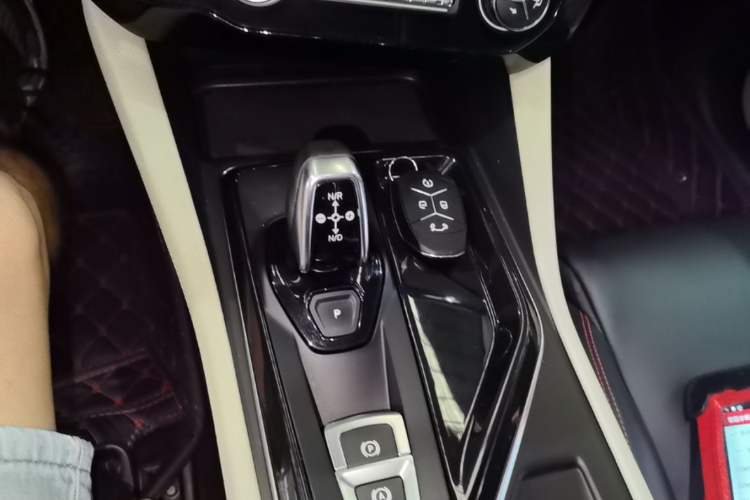 Used Lynk & Co 02 2018 1.5T DCT Two-Wheel Drive Zhaoban China V Standard Gear Lever
