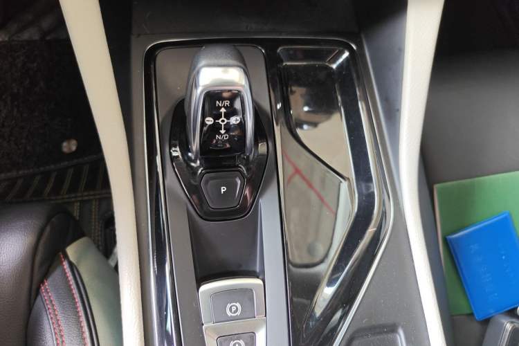 Used Lynk & Co 02 2018 1.5T DCT Two-Wheel Drive Zhaopu Version China V Standard Gear Lever