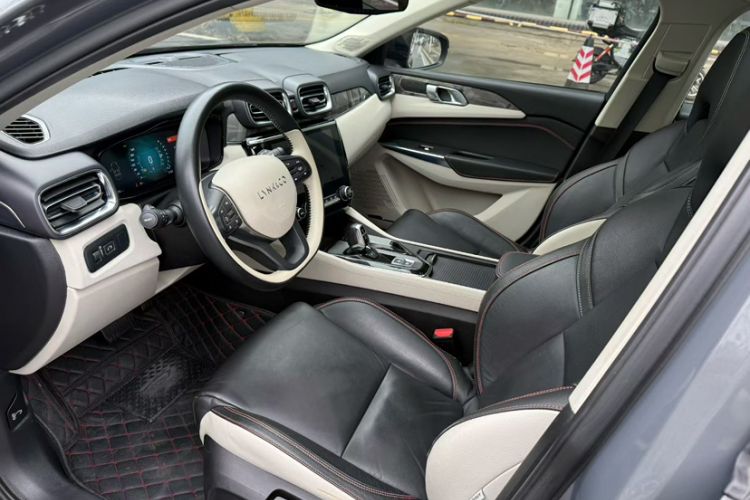Used Lynk & Co 02 2018 1.5T DCT Two-Wheel Drive Zhaoban China V Standard Interior 2