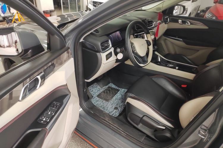 Used Lynk & Co 02 2018 1.5T DCT Two-Wheel Drive Zhaoban China V Standard Interior 3