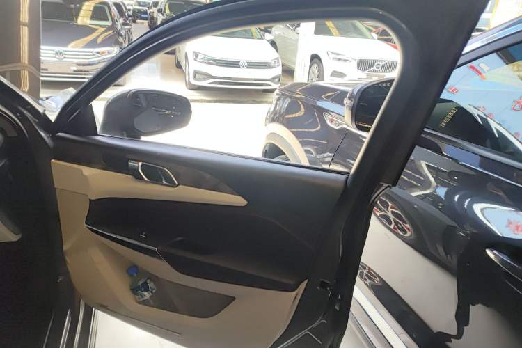 Used Lynk & Co 02 2018 1.5T DCT Two-Wheel Drive Zhaoban China V Standard Interior 5