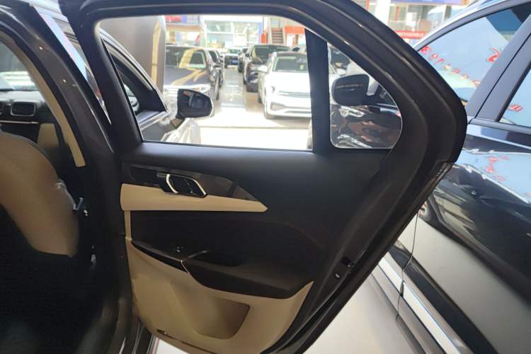 Used Lynk & Co 02 2018 1.5T DCT Two-Wheel Drive Zhaoban China V Standard Interior 6