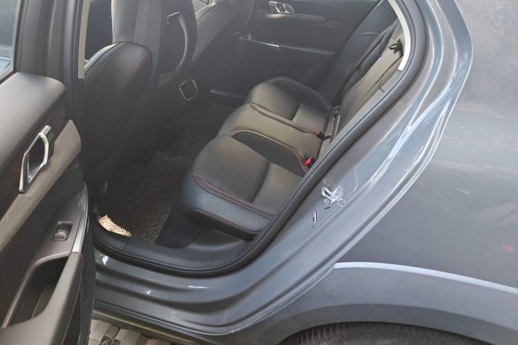Used Lynk & Co 02 2018 1.5T DCT Two-Wheel Drive Sporty Version China V Standard Left Rear Seat