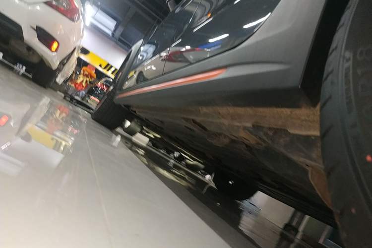 Used Lynk & Co 02 2018 1.5T DCT Two-Wheel Drive Zhaopu Version China V Standard Left Side Sill