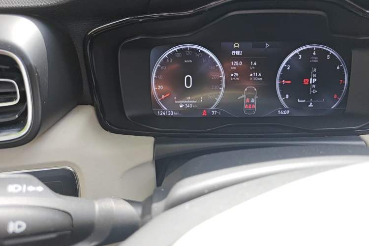 Used Lynk & Co 02 2018 1.5T DCT Two-Wheel Drive Zhaoban China V Standard Odometer Close Up