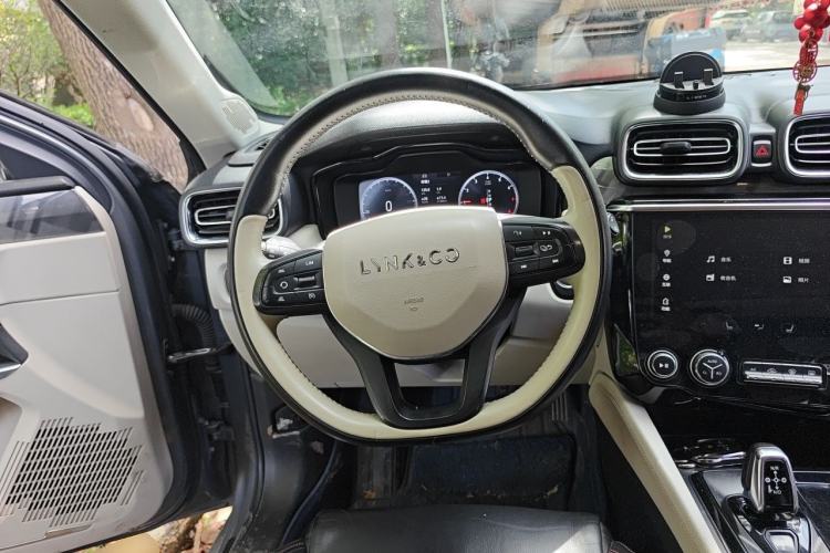 Used Lynk & Co 02 2018 1.5T DCT Two-Wheel Drive Zhaoban China V Standard Steering Wheel