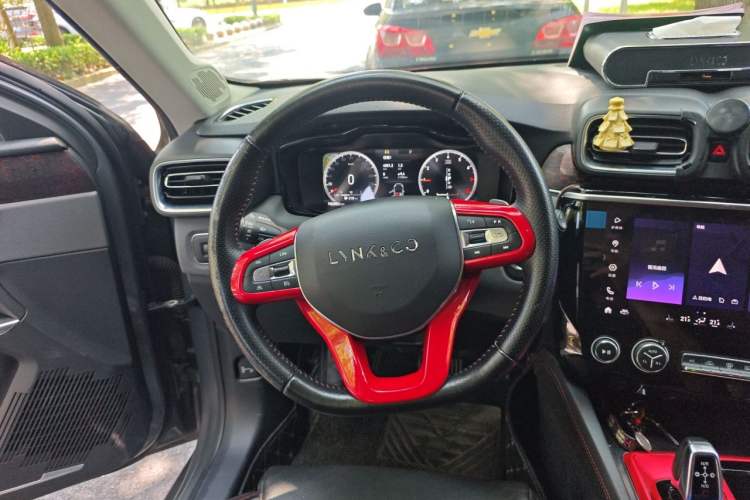 Used Lynk & Co 02 2018 1.5T DCT Two-Wheel Drive Pro Version China V Emission Standard Steering Wheel