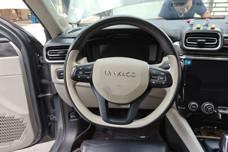 Used Lynk & Co 02 2018 1.5T DCT Two-Wheel Drive Zhaoban China V Standard Steering Wheel