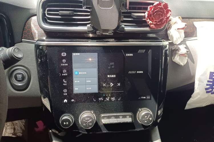 Used Lynk & Co 02 2018 1.5T DCT Two-Wheel Drive Pro Version China V Emission Standard Audio And AC Panel
