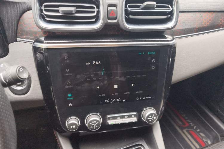 Used Lynk & Co 02 2018 1.5T DCT Two-Wheel Drive Pro Version China V Emission Standard Audio And AC Panel