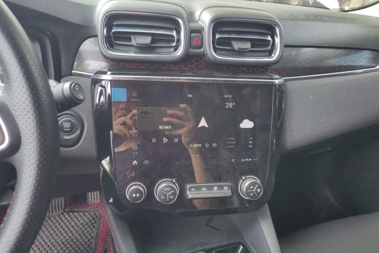 Used Lynk & Co 02 2018 1.5T DCT Two-Wheel Drive Pro Version China V Emission Standard Audio And AC Panel