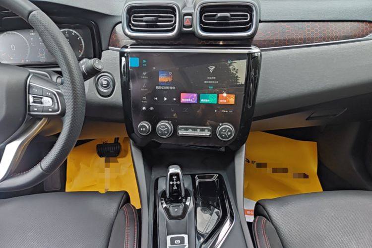 Used Lynk & Co 02 2018 1.5T DCT Two-Wheel Drive Pro Version China V Emission Standard Audio And AC Panel