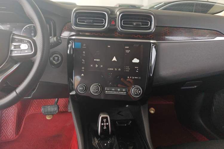 Used Lynk & Co 02 2018 1.5T DCT Two-Wheel Drive Pro Version China V Emission Standard Audio And AC Panel