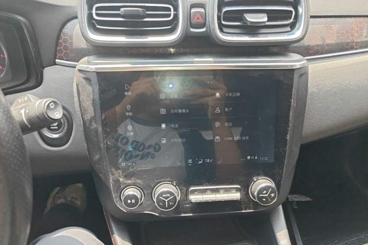 Used Lynk & Co 02 2018 1.5T DCT Two-Wheel Drive Sporty Version China V Standard Audio And AC Panel