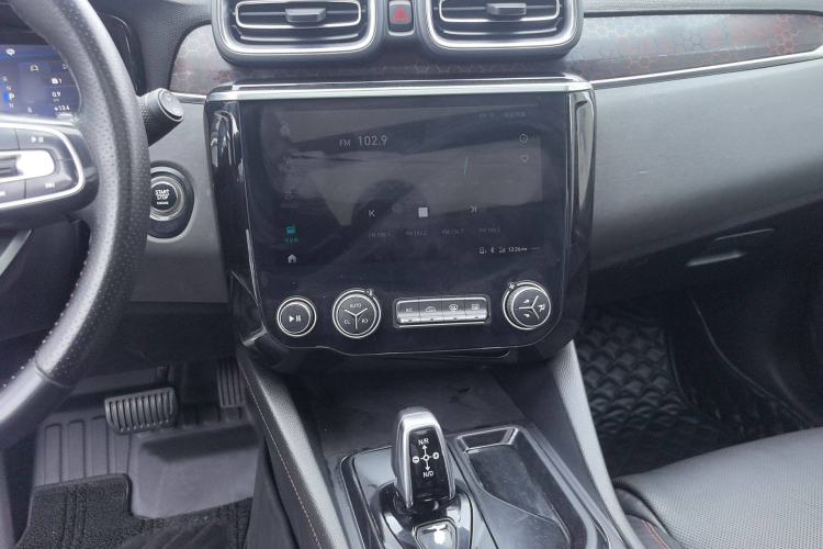 Used Lynk & Co 02 2018 1.5T DCT Two-Wheel Drive Pro Version China V Emission Standard Audio And AC Panel