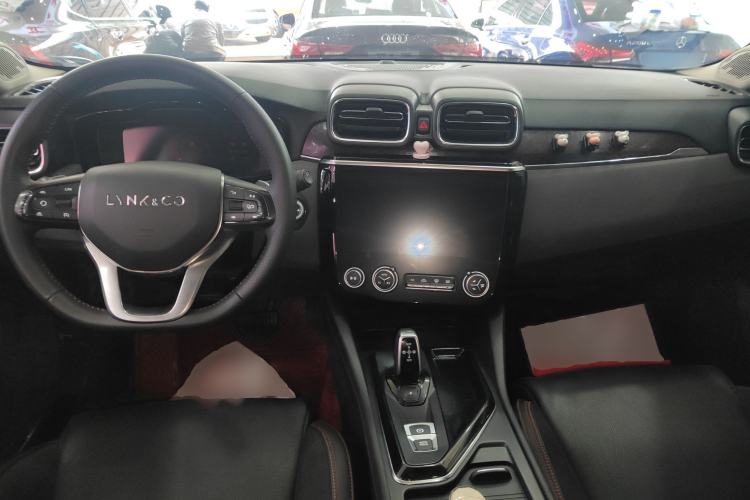 Used Lynk & Co 02 2018 1.5T DCT Two-Wheel Drive Sporty Version China V Standard Center Console