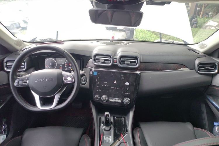 Used Lynk & Co 02 2018 1.5T DCT Two-Wheel Drive Pro Version China V Emission Standard Center Console