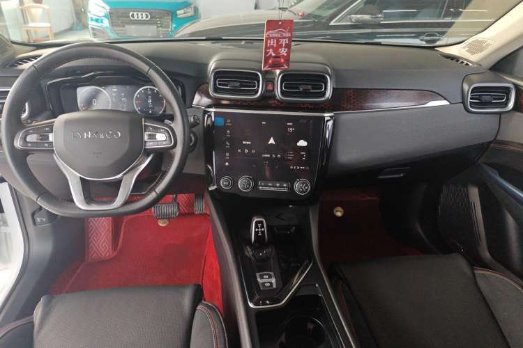 Used Lynk & Co 02 2018 1.5T DCT Two-Wheel Drive Pro Version China V Emission Standard Center Console