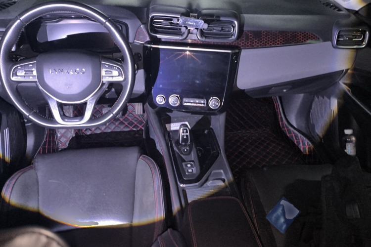 Used Lynk & Co 02 2018 2.0T Automatic Two-Wheel Drive Pro Edition China V Emission Standard Center Console