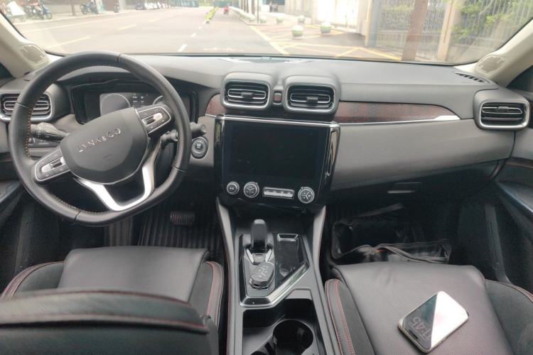 Used Lynk & Co 02 2018 1.5T DCT Two-Wheel Drive Pro Version China V Emission Standard Center Console