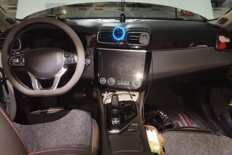 Used Lynk & Co 02 2018 1.5T DCT Two-Wheel Drive Pro Version China V Emission Standard Center Console