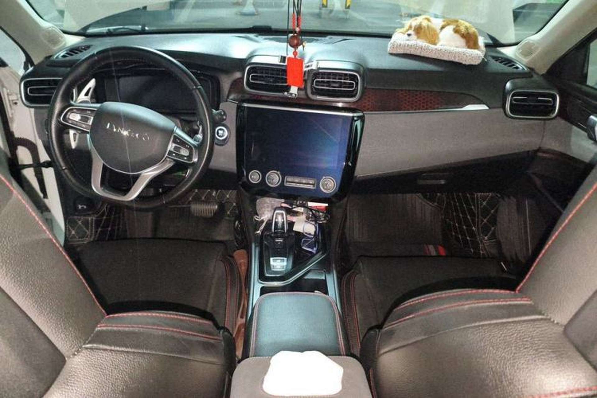 Used Lynk & Co 02 2018 1.5T DCT Two-Wheel Drive Pro Version China V Emission Standard Center Console