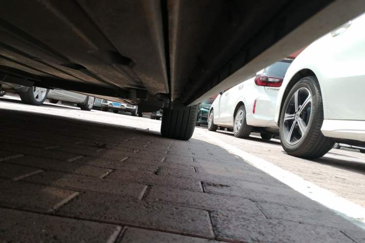 Used Lynk & Co 02 2018 1.5T DCT Two-Wheel Drive Pro Version China V Emission Standard Chassis Front Left