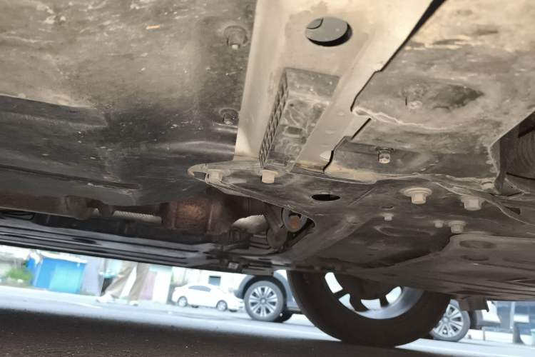 Used Lynk & Co 02 2018 1.5T DCT Two-Wheel Drive Pro Version China V Emission Standard Chassis Front Right