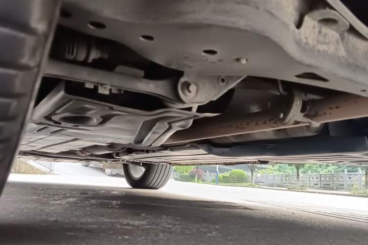 Used Lynk & Co 02 2018 1.5T DCT Two-Wheel Drive Pro Version China V Emission Standard Chassis Rear Left