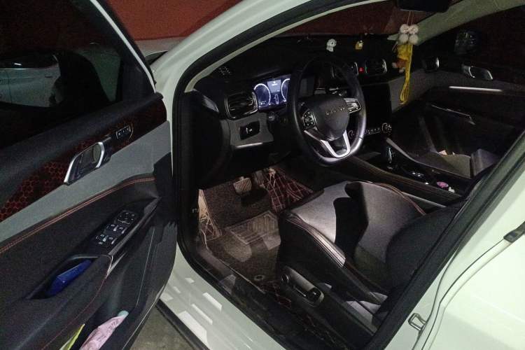 Used Lynk & Co 02 2018 1.5T DCT Two-Wheel Drive Pro Version China V Emission Standard Driver Seat