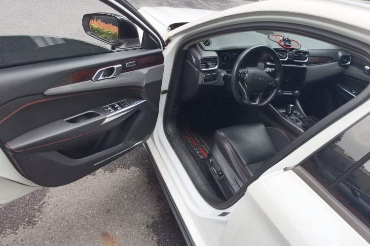 Used Lynk & Co 02 2018 1.5T DCT Two-Wheel Drive Pro Version China V Emission Standard Driver Seat