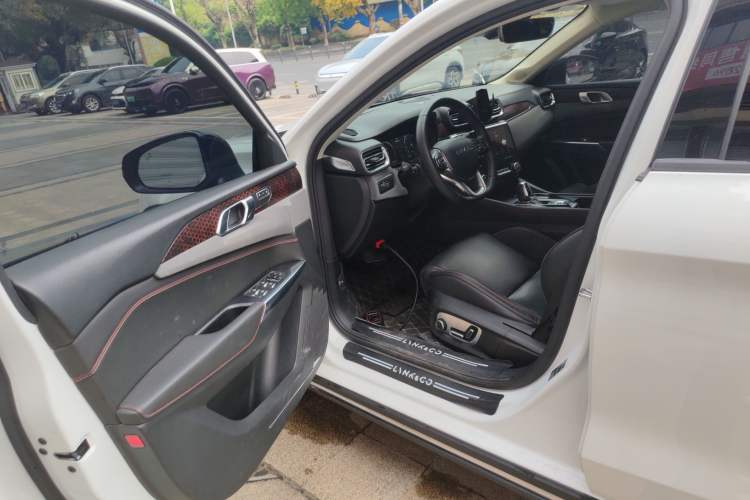 Used Lynk & Co 02 2018 1.5T DCT Two-Wheel Drive Pro Version China V Emission Standard Driver Seat