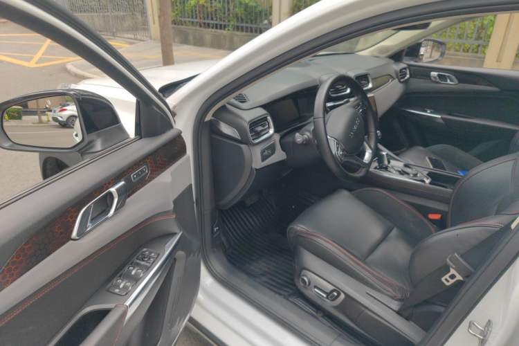 Used Lynk & Co 02 2018 1.5T DCT Two-Wheel Drive Pro Version China V Emission Standard Driver Seat