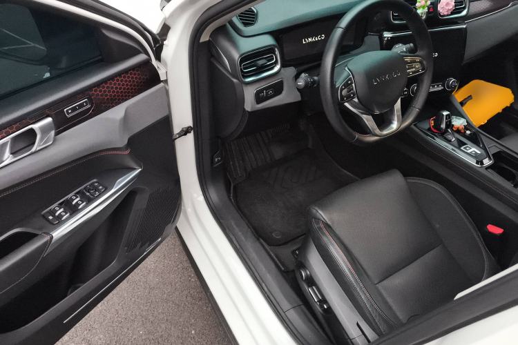 Used Lynk & Co 02 2018 1.5T DCT Two-Wheel Drive Pro Version China V Emission Standard Driver Seat