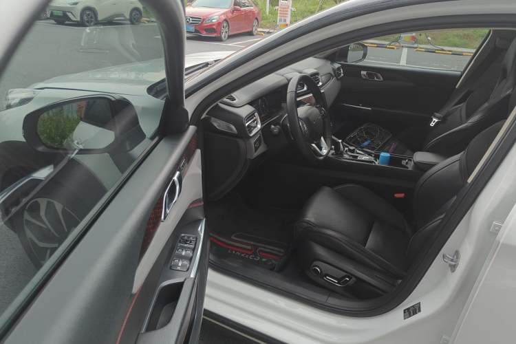 Used Lynk & Co 02 2018 2.0T DCT 4x4 Sport Pro Version China VI Standard Driver Seat