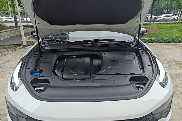 Used Lynk & Co 02 2018 1.5T DCT Two-Wheel Drive Pro Version China V Emission Standard Engine Bay