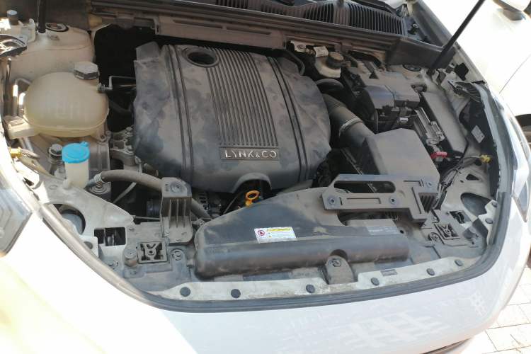 Used Lynk & Co 02 2018 1.5T DCT Two-Wheel Drive Pro Version China V Emission Standard Engine Bay