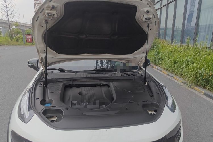 Used Lynk & Co 02 2018 2.0T DCT 4x4 Sport Pro Version China VI Standard Engine Bay