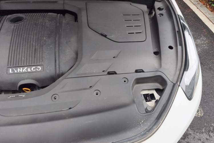 Used Lynk & Co 02 2018 1.5T DCT Two-Wheel Drive Pro Version China V Emission Standard Engine Bay Left