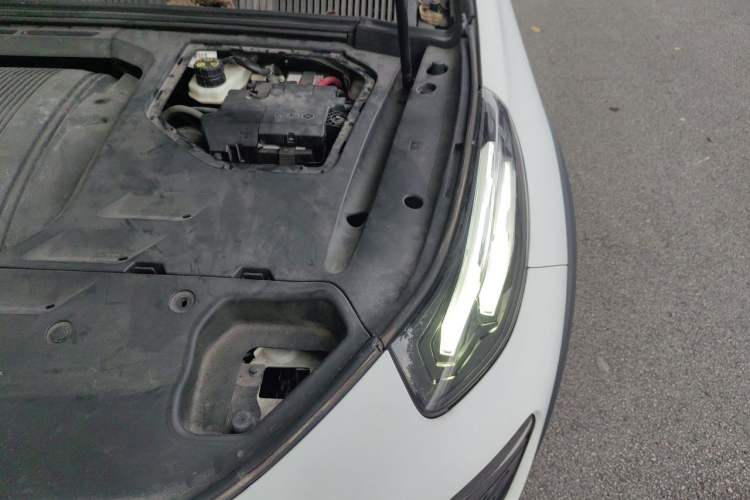 Used Lynk & Co 02 2018 1.5T DCT Two-Wheel Drive Pro Version China V Emission Standard Engine Bay Left