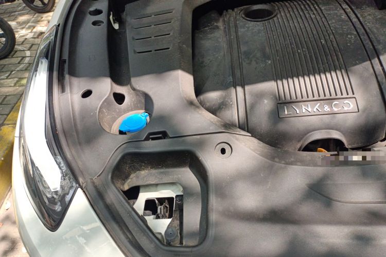 Used Lynk & Co 02 2018 1.5T DCT Two-Wheel Drive Pro Version China V Emission Standard Engine Bay Right